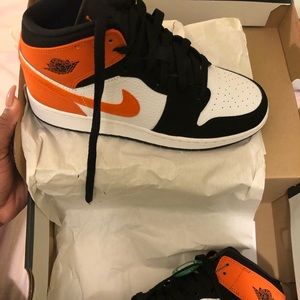 Jordan 1 Mid Shattered Backboard